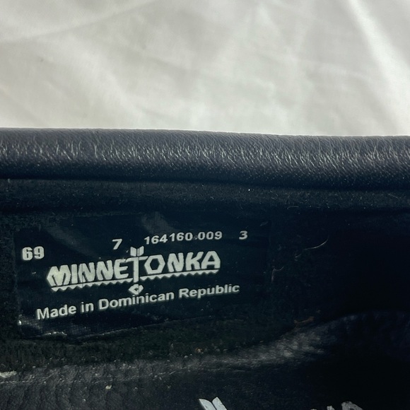 MINNETONKA | Black Moccasins, Leather - Picture 8 of 8